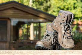 Best Men's Hiking Boots For Flat Feet
