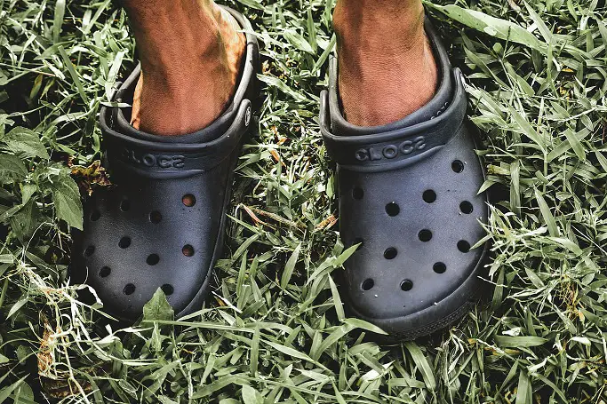 crocs hiking shoes