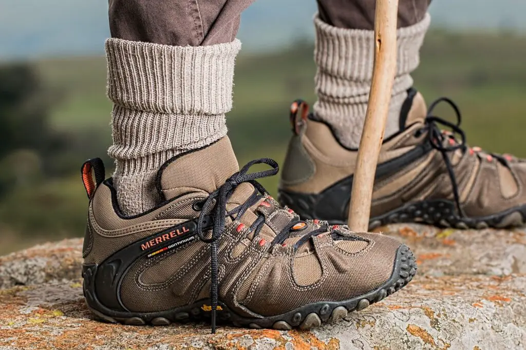 minimalist hiking shoes