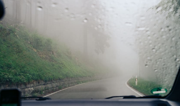 foggy windshield in warm weather