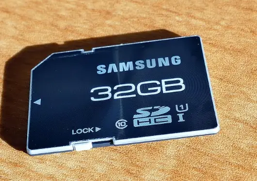 sd card with lock