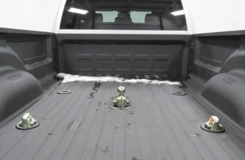 gooseneck ball in truck bed