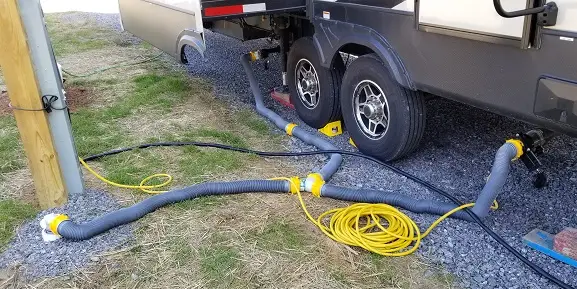 rv with dual sewer hoses