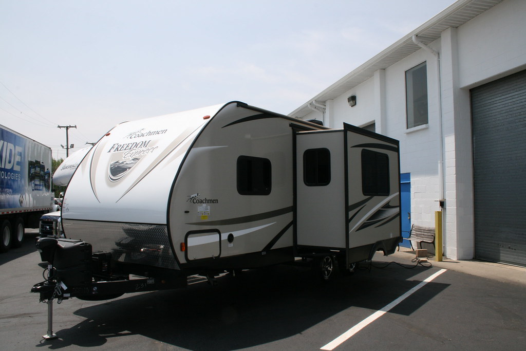 does length of travel trailer include hitch